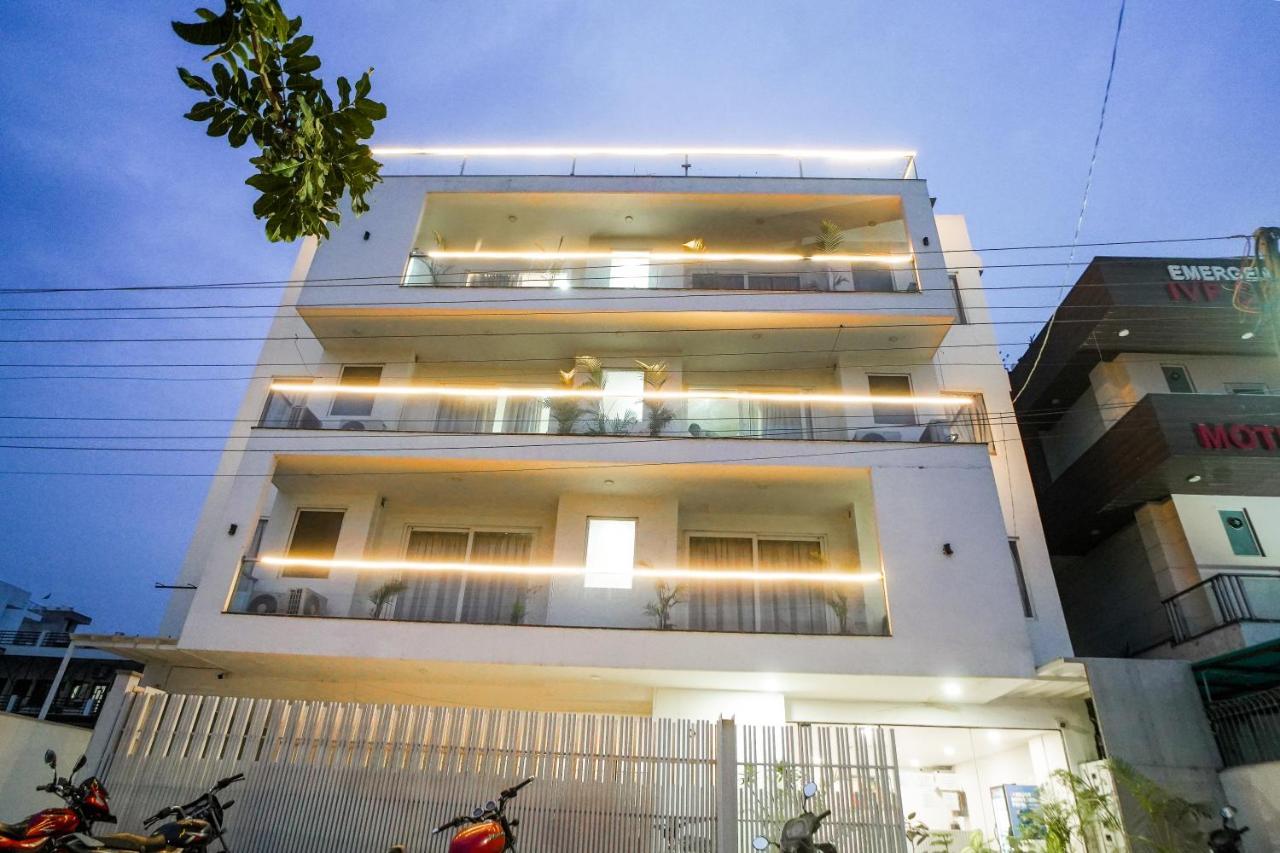 Saltstayz Sector 52 - Ardee City Mall คูร์เคาน์ ภายนอก รูปภาพ